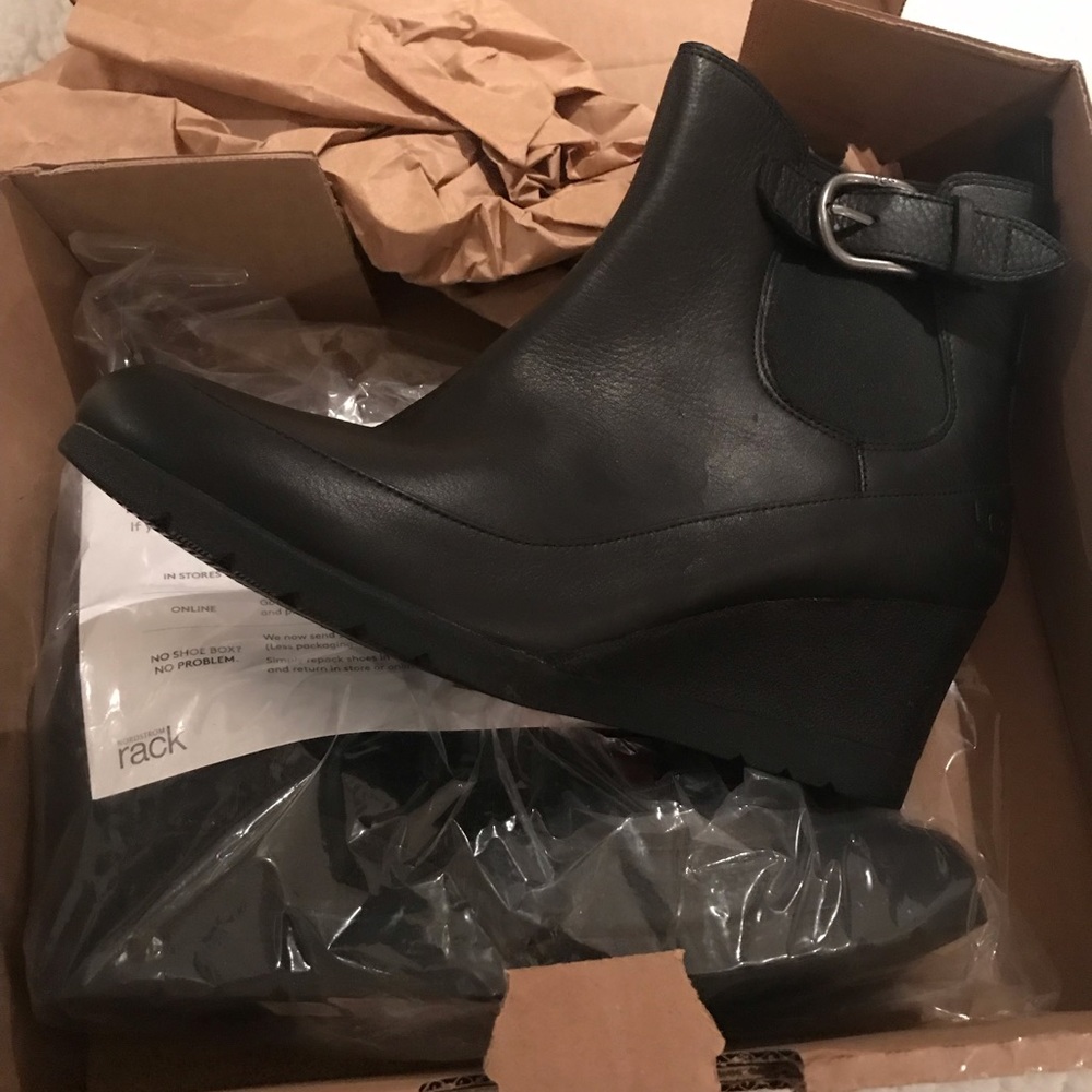 Womens UGG short black leather wedge. Size 11